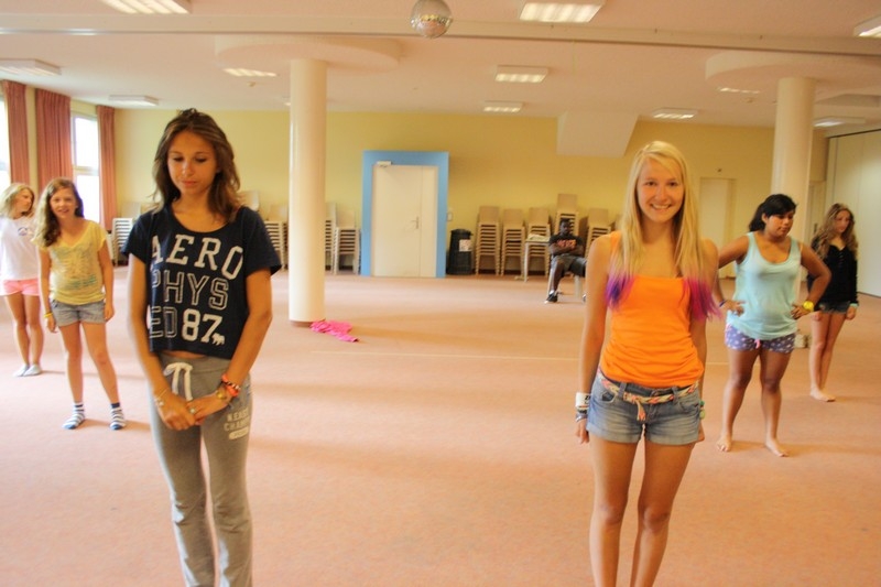 Village Camps International Summer Camp Leysin, Switzerland 2026-08-15 https://www.villagecamps.com/journals_admin/images/714-20-dance (13).jpg